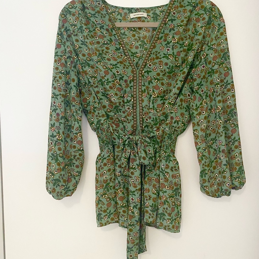Max Studio Green Floral Blouse Top size M, Tie front